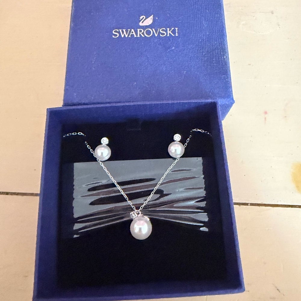 Swarovski Silver-Tone Pearl Pendant Necklace with Matching Studs - White